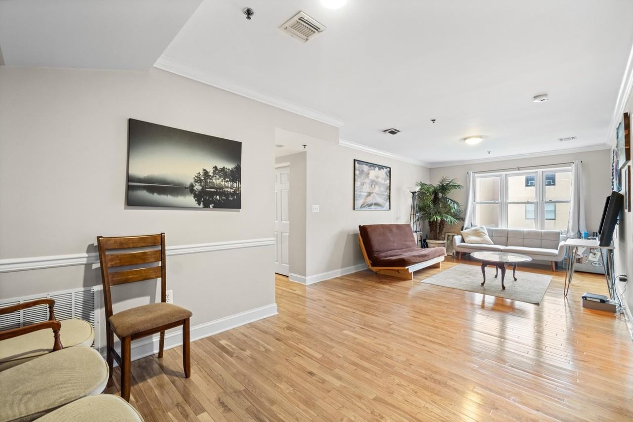 214216 Jackson St #6 - Photo 4 of 22
