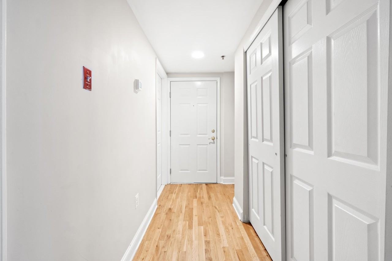 214216 Jackson St #6 - Photo 6 of 22