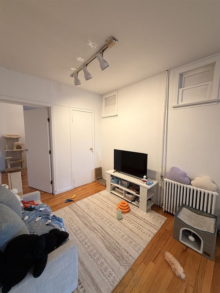 118 Adams St #5 - Photo 2 of 8