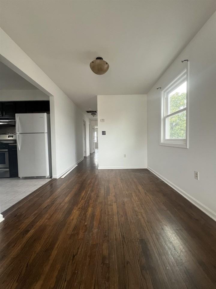 92 W 21st St #2 - Photo 6 of 20