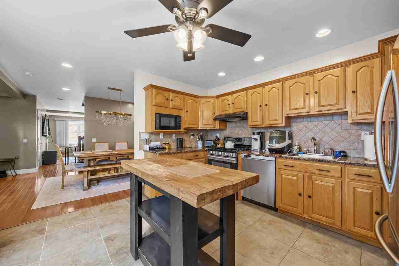 155 W 21st St #1 - Photo 4 of 18