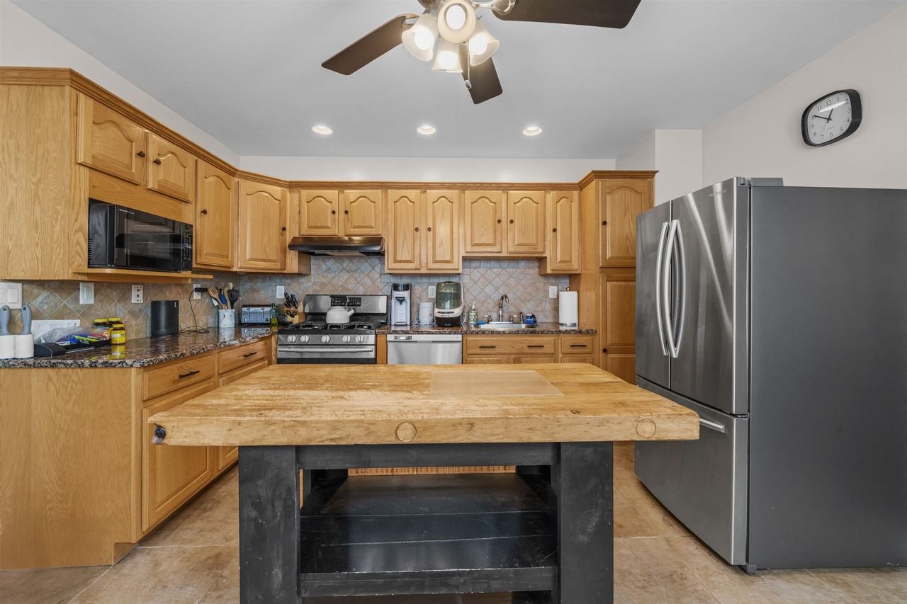 155 W 21st St #1 - Photo 5 of 18