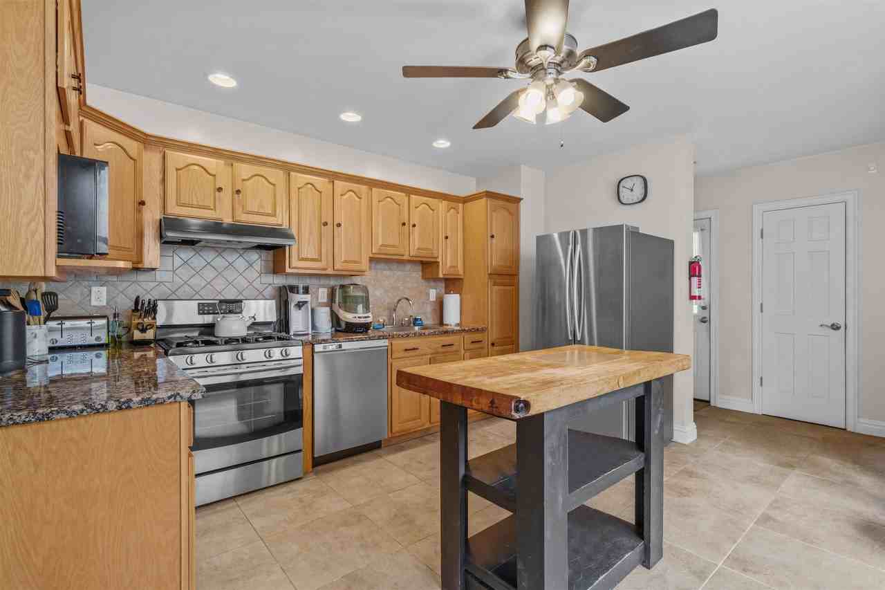 155 W 21st St #1 - Photo 6 of 18