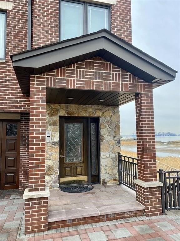 198 W 52nd St - Photo 2 of 29