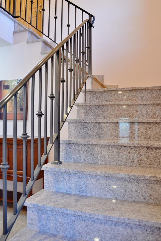 198 W 52nd St - Photo 6 of 29