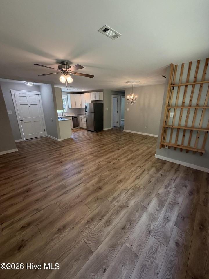 906 Cedar Ct - Photo 6 of 12