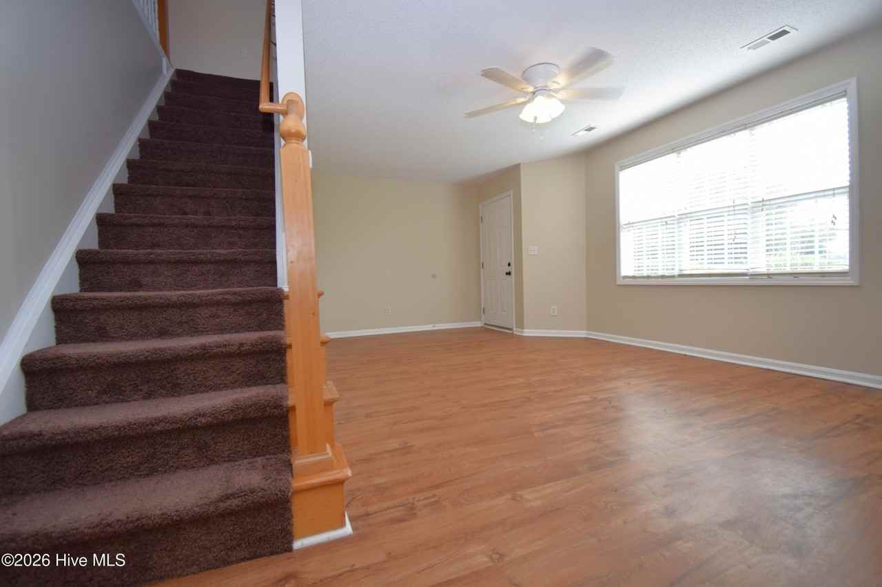 2380 Vineyard Dr #J1 - Photo 5 of 20
