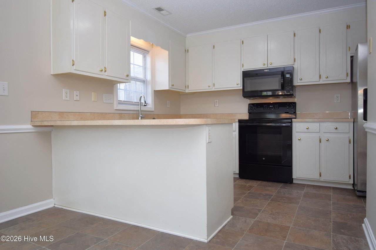 2380 Vineyard Dr #J1 - Photo 7 of 20