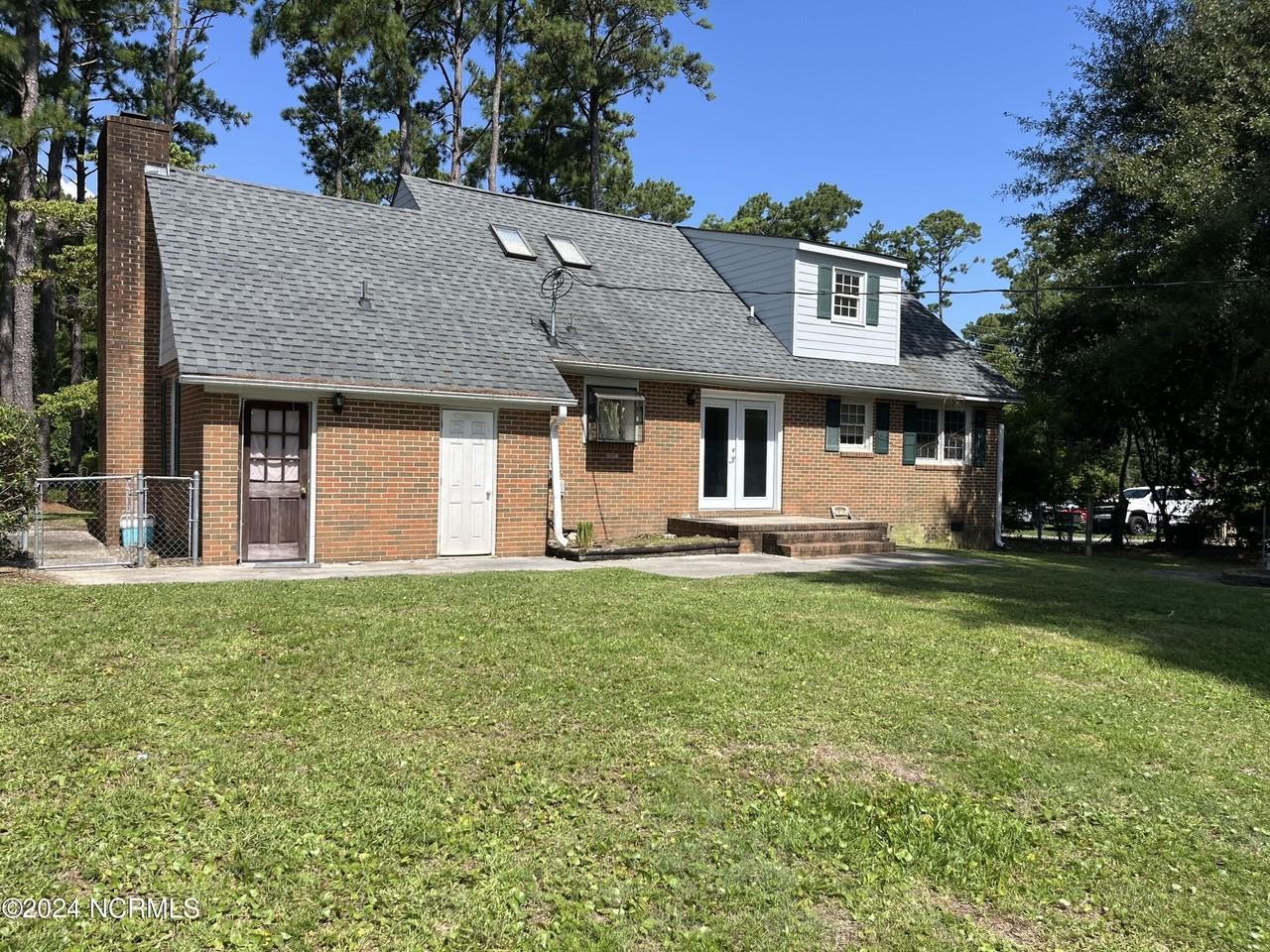 3107 Country Club Rd - Photo 2 of 21