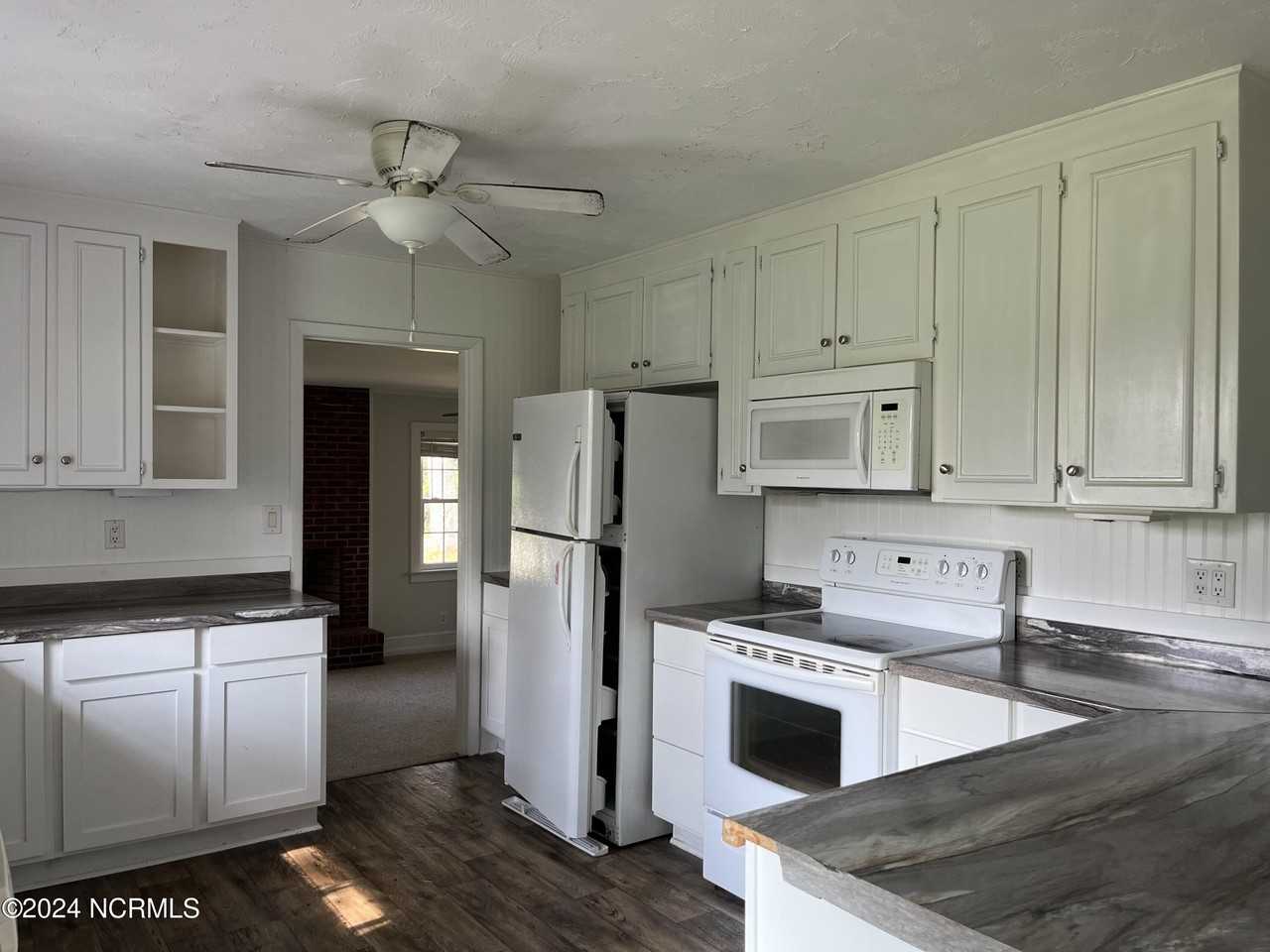 3107 Country Club Rd - Photo 6 of 21