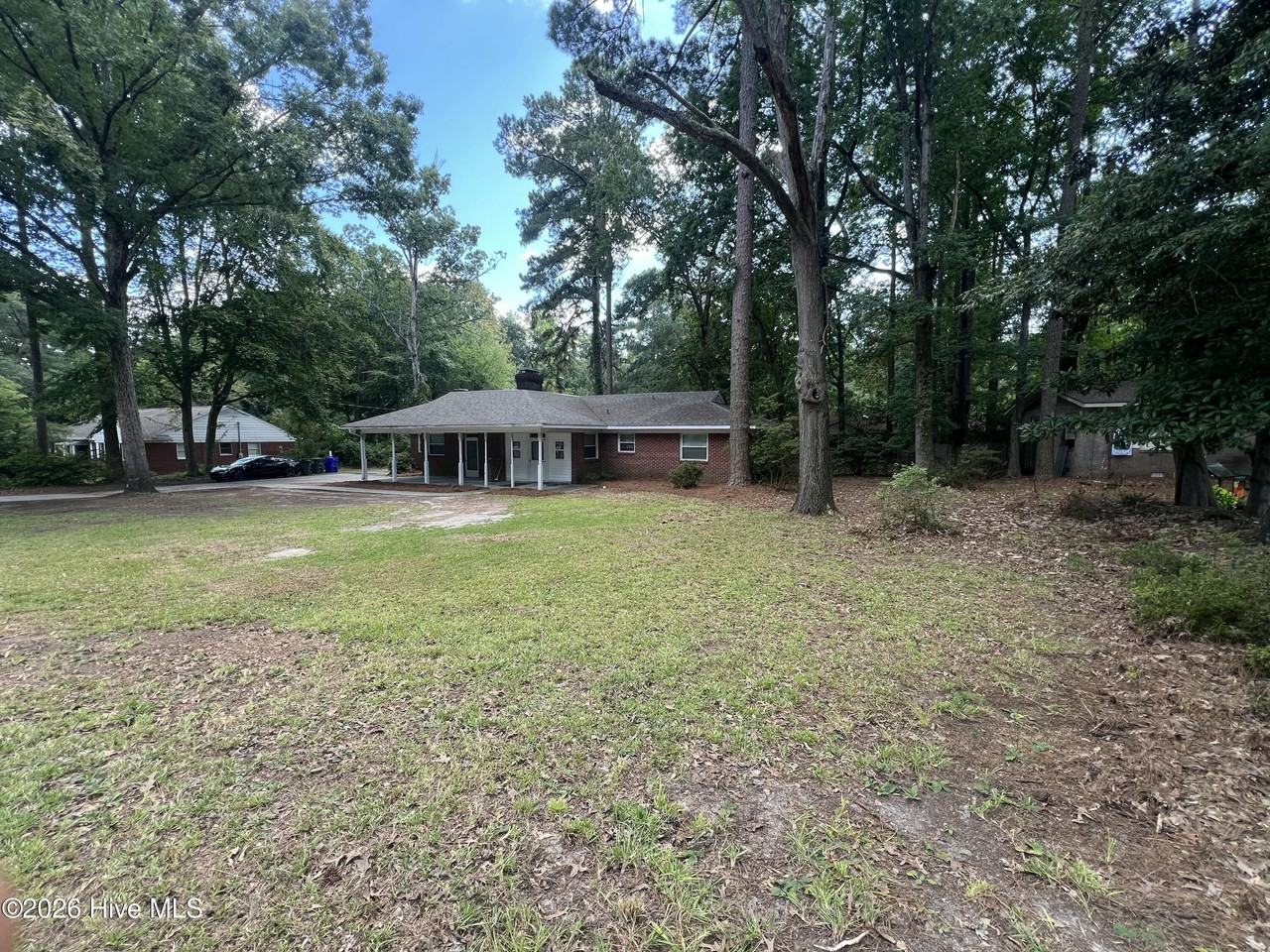 915 Se Greenville Blvd - Photo 3 of 27