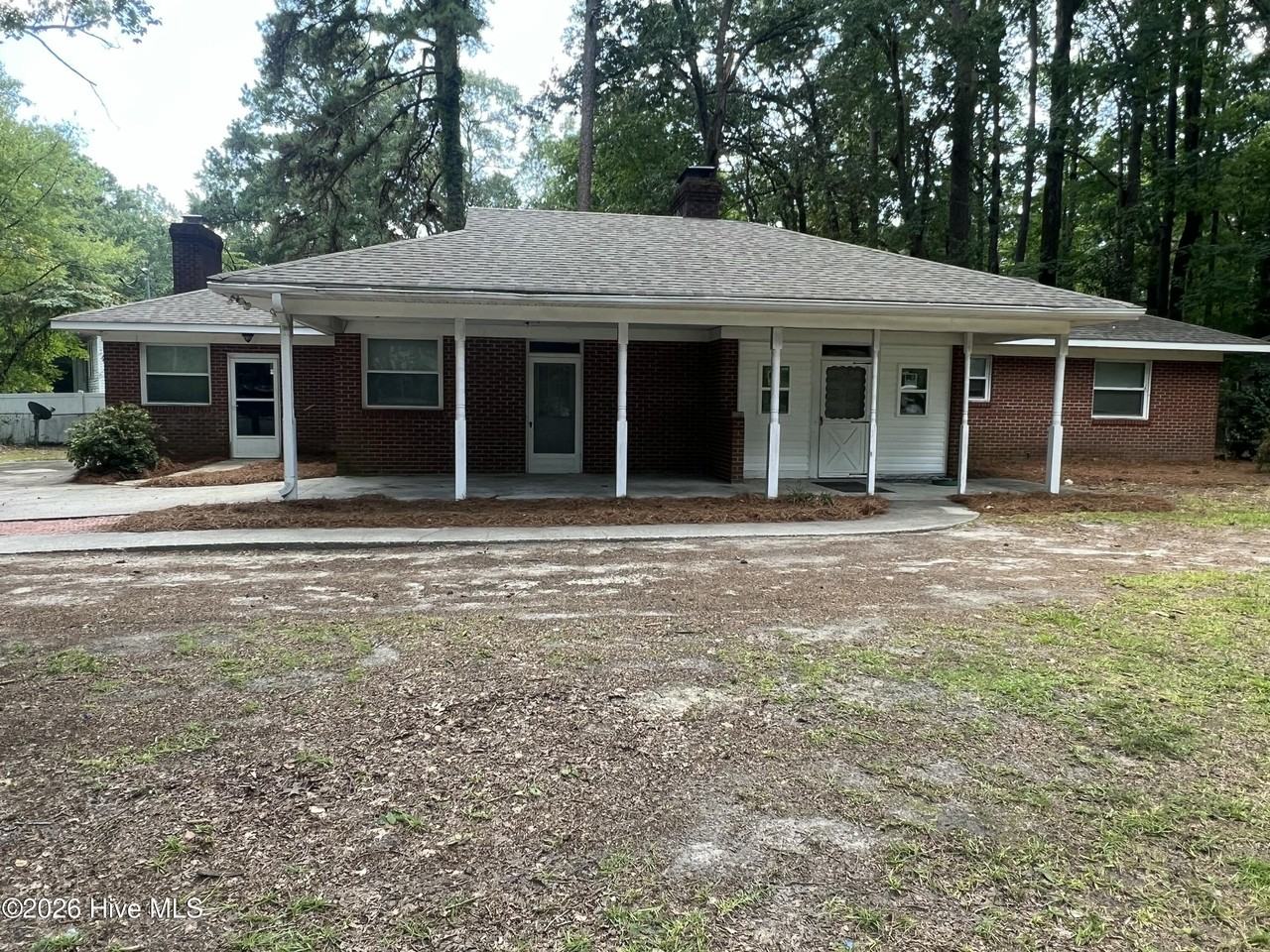 915 Se Greenville Blvd - Photo 4 of 27