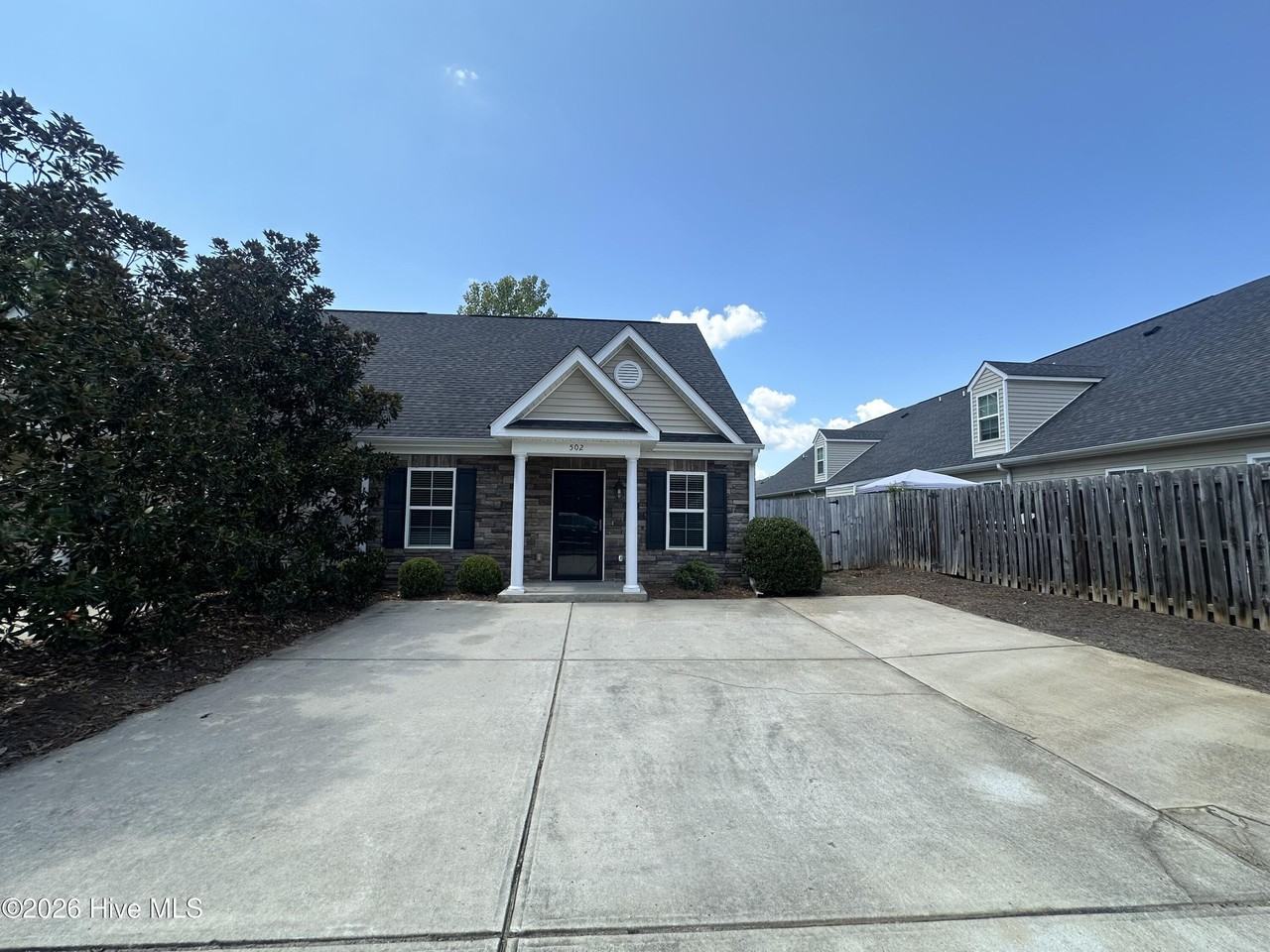 502 York Loop - Photo 2 of 19