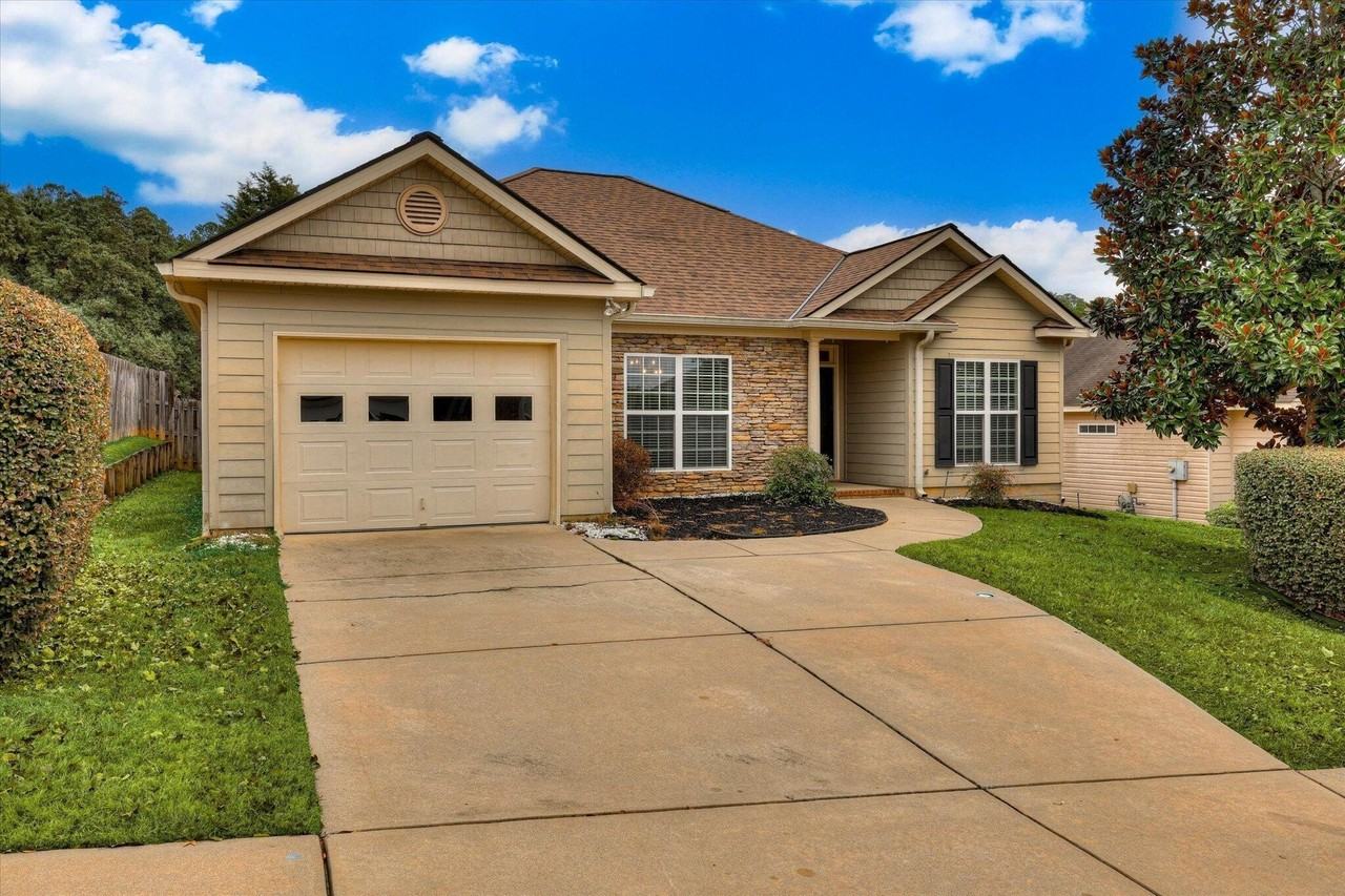 721 Wickham Dr - Photo 3 of 50