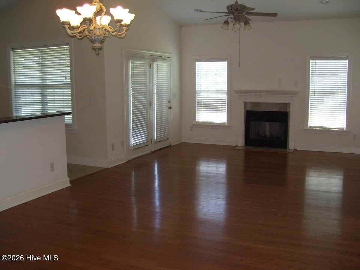 54 Castle Bay Dr - Photo 2 of 7