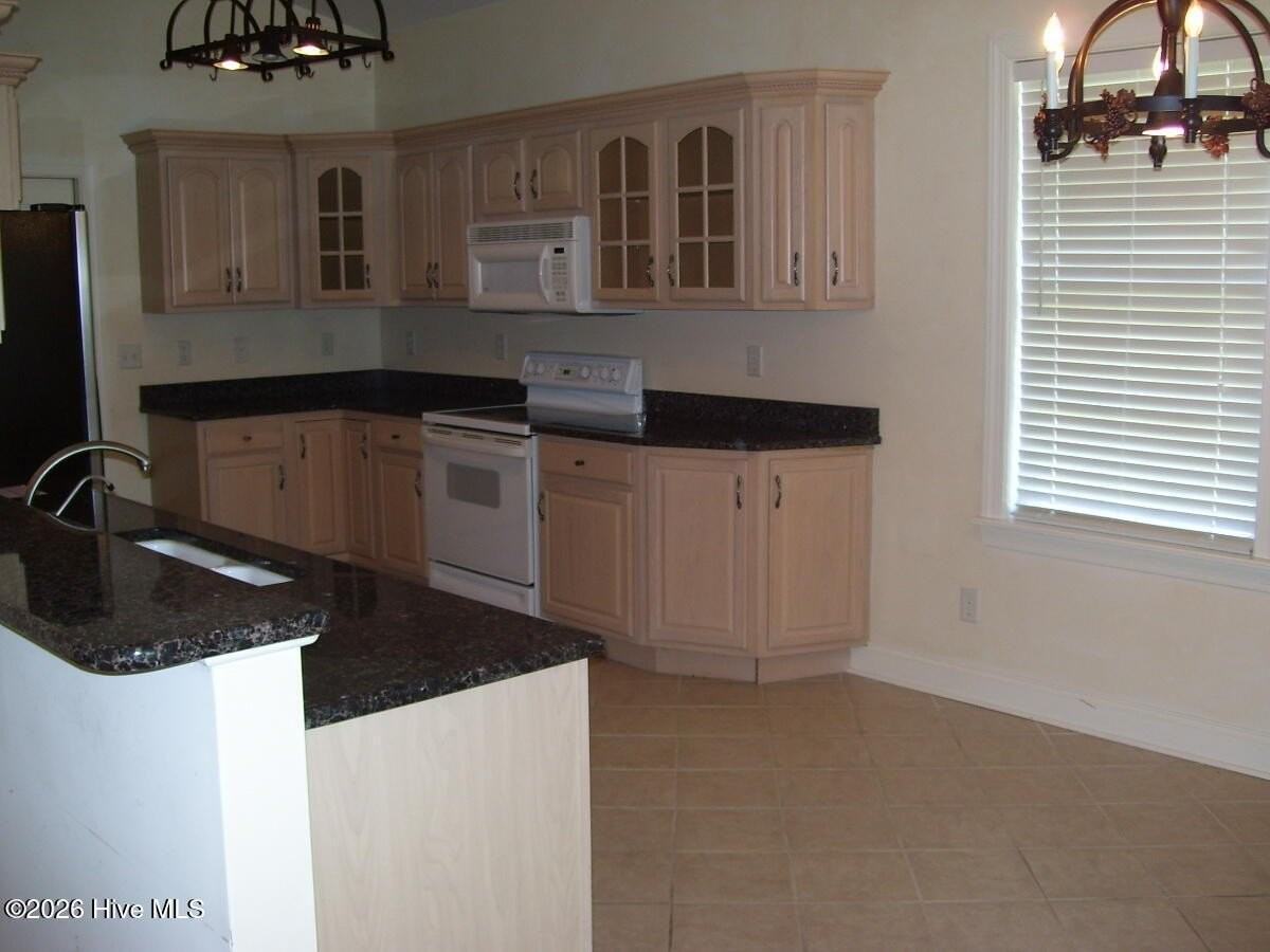 54 Castle Bay Dr - Photo 3 of 7