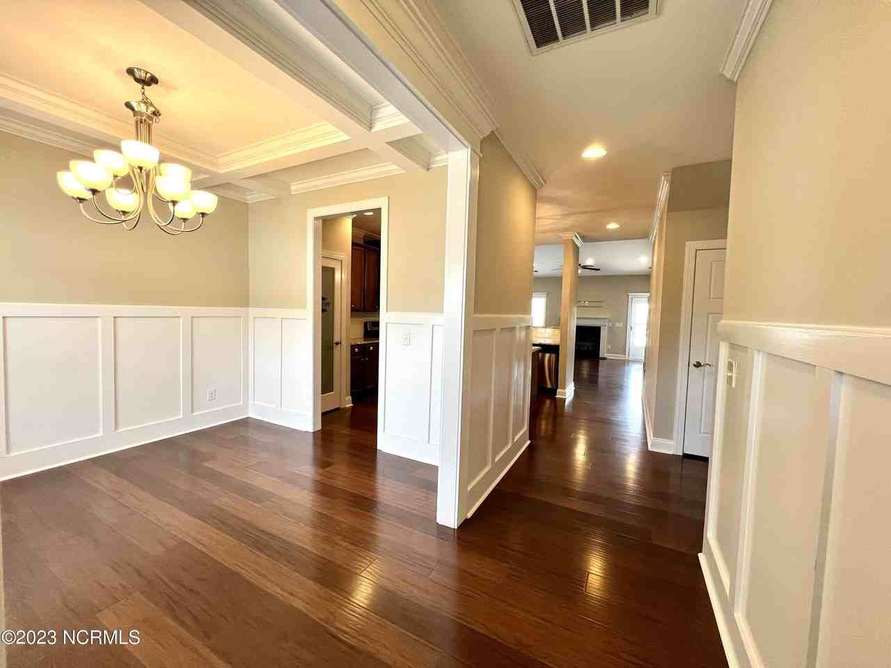 51 Silo Ct - Photo 4 of 21