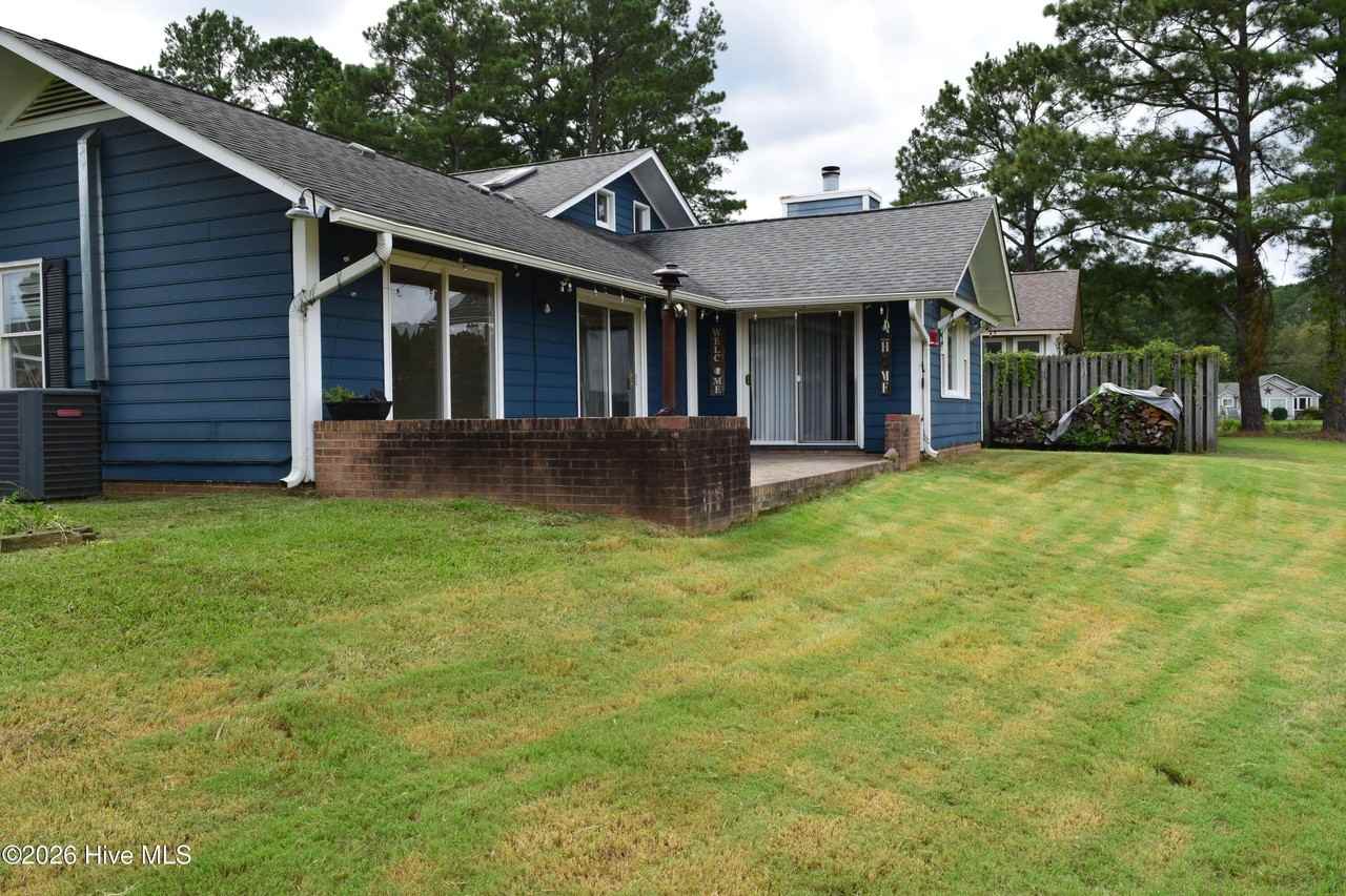 643 Castleberry Ct - Photo 3 of 11