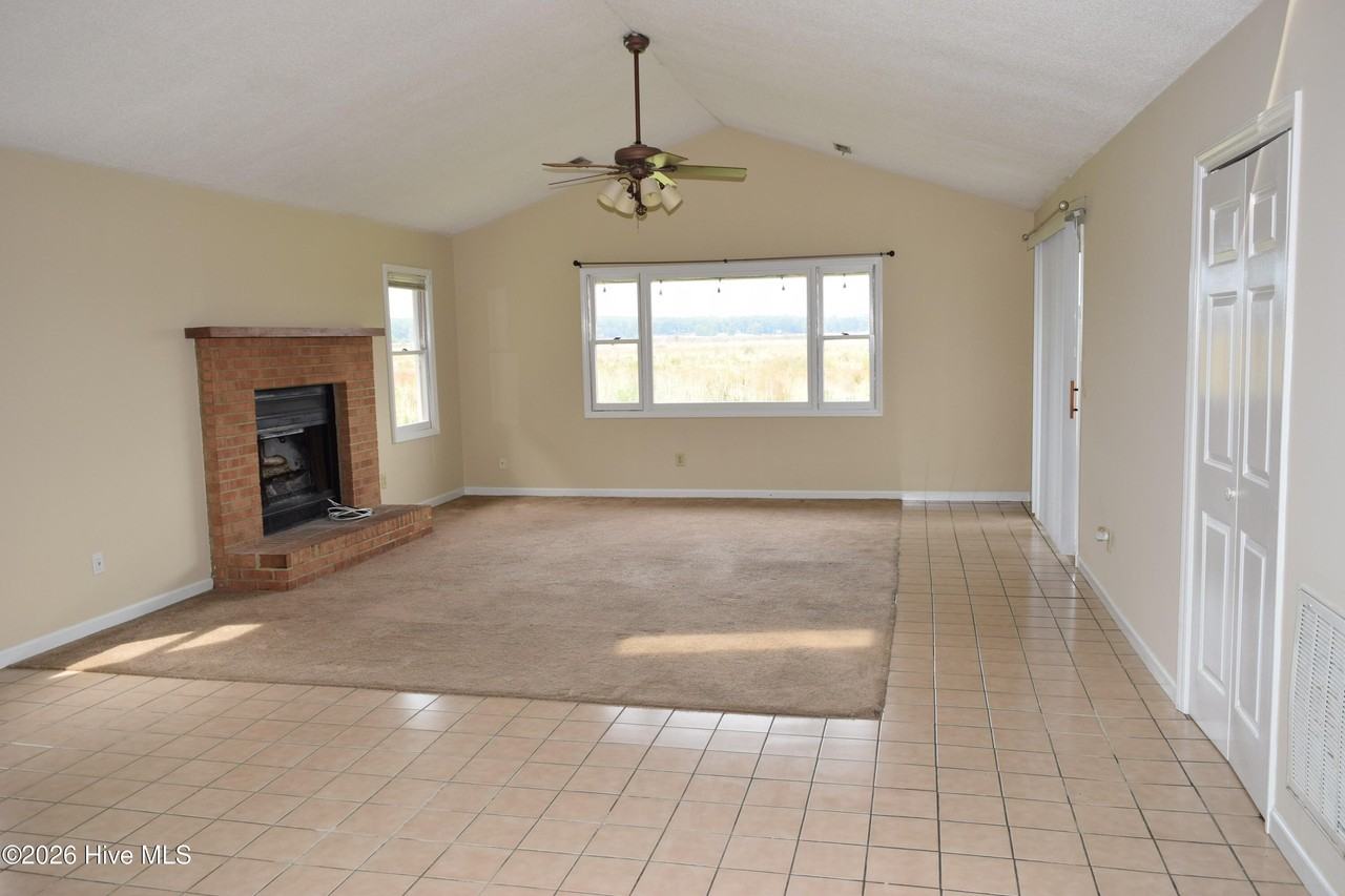 643 Castleberry Ct - Photo 4 of 11