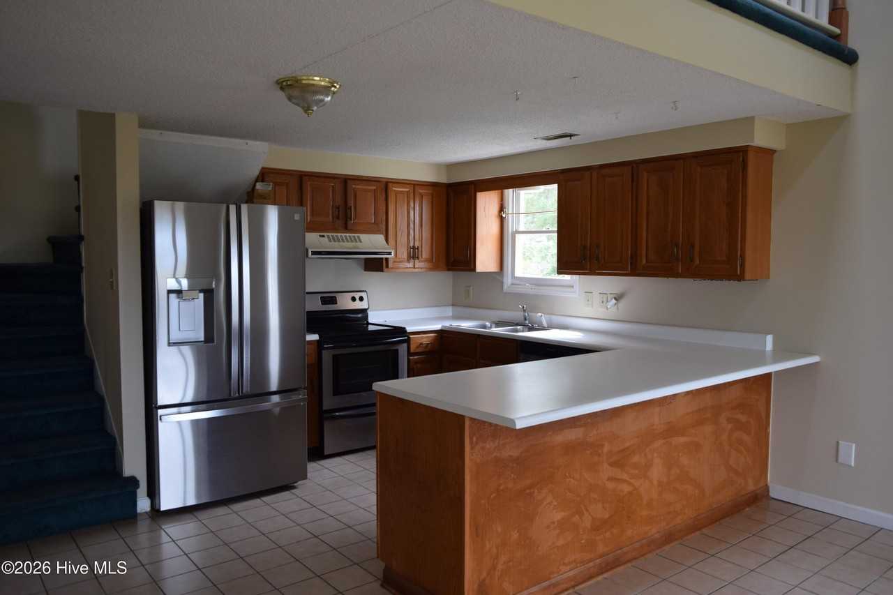 643 Castleberry Ct - Photo 5 of 11