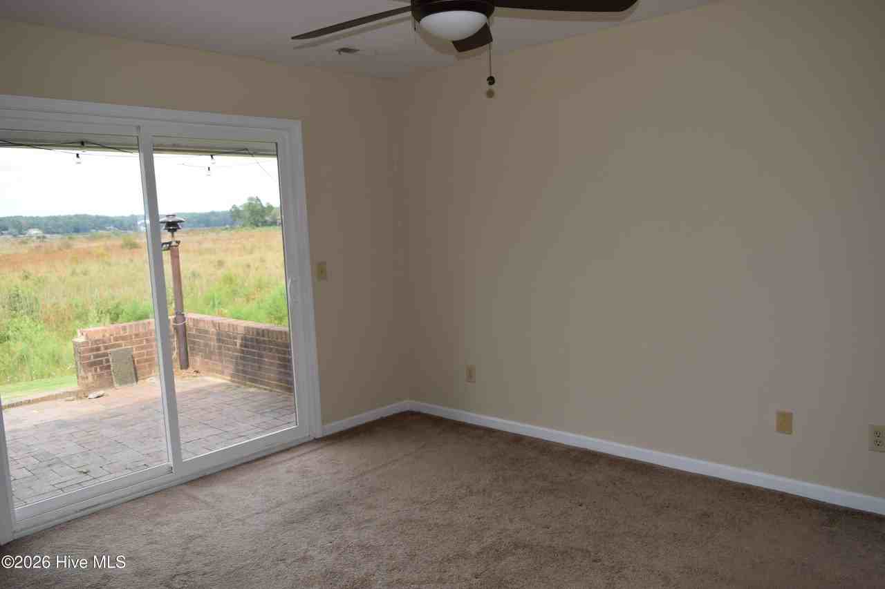 643 Castleberry Ct - Photo 6 of 11