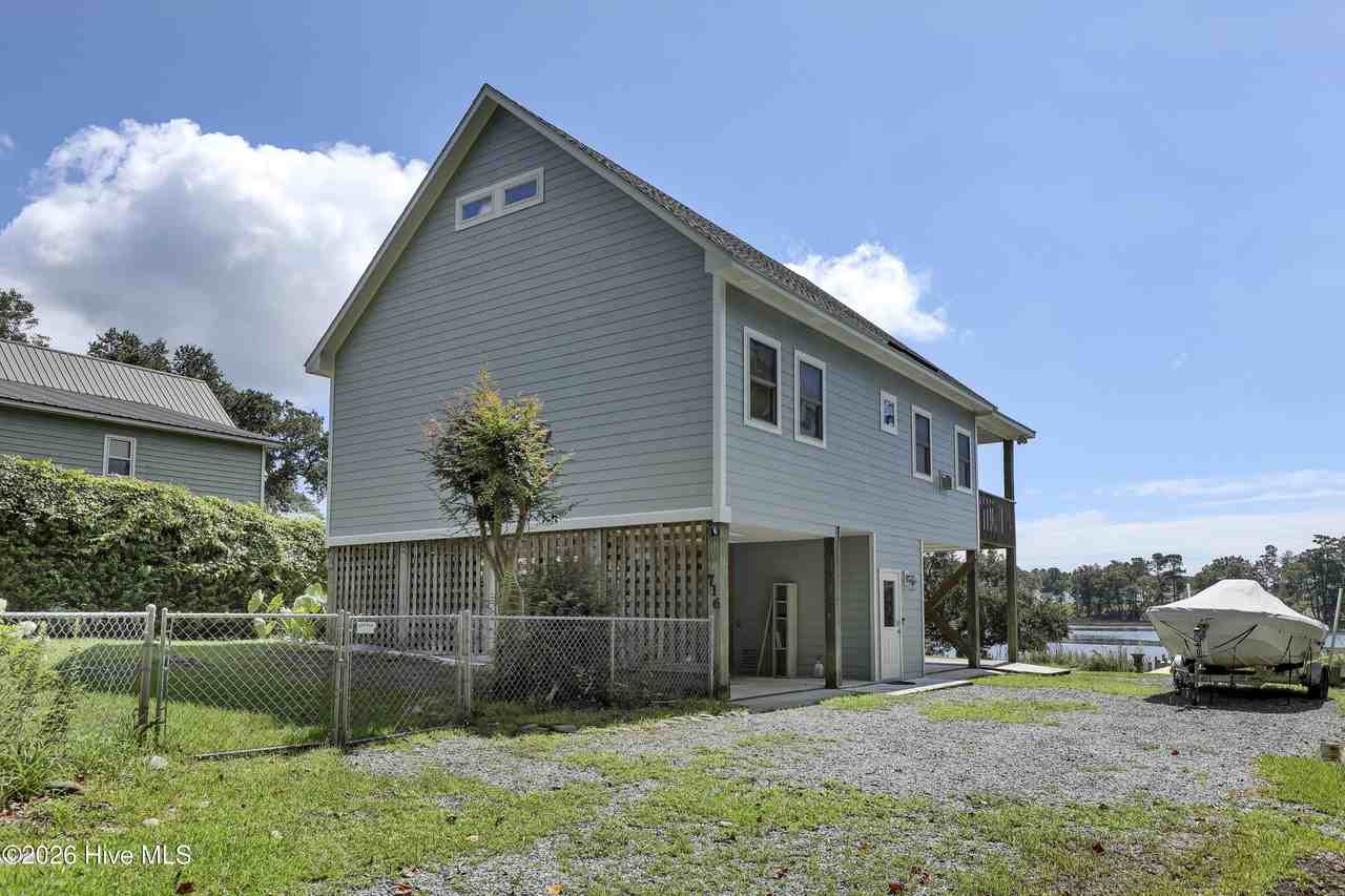 716 Bay Harbor Dr - Photo 3 of 28