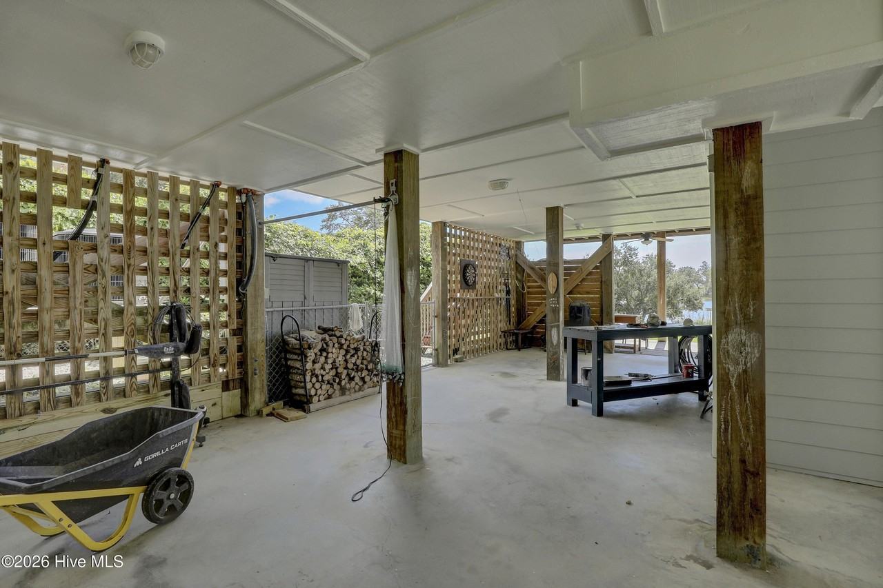 716 Bay Harbor Dr - Photo 4 of 28