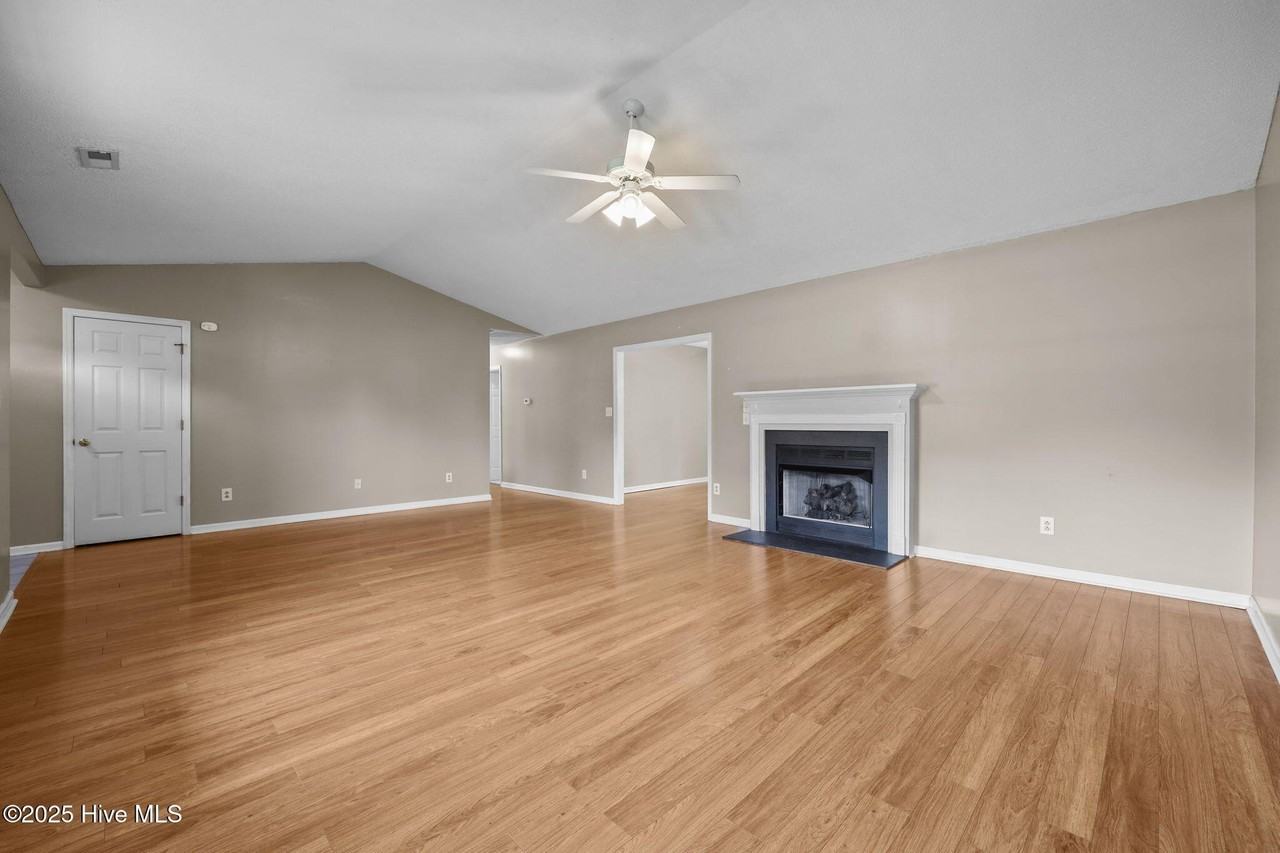 529 Blackberry Ct - Photo 4 of 25