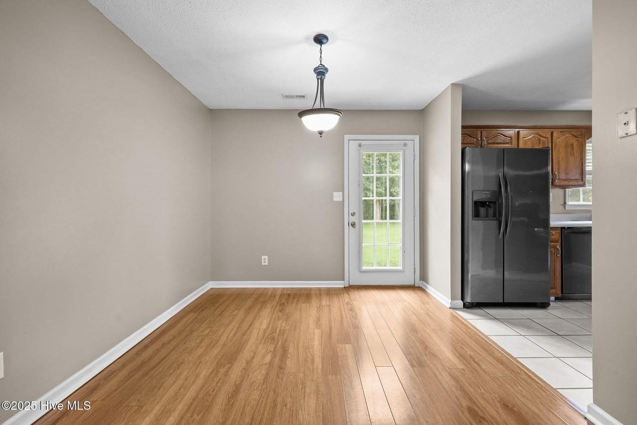 529 Blackberry Ct - Photo 5 of 25