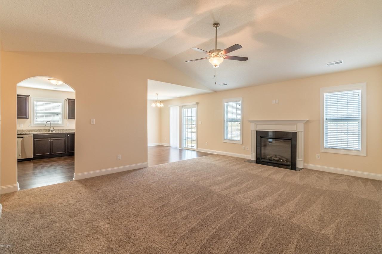 221 Wood House Dr - Photo 2 of 14