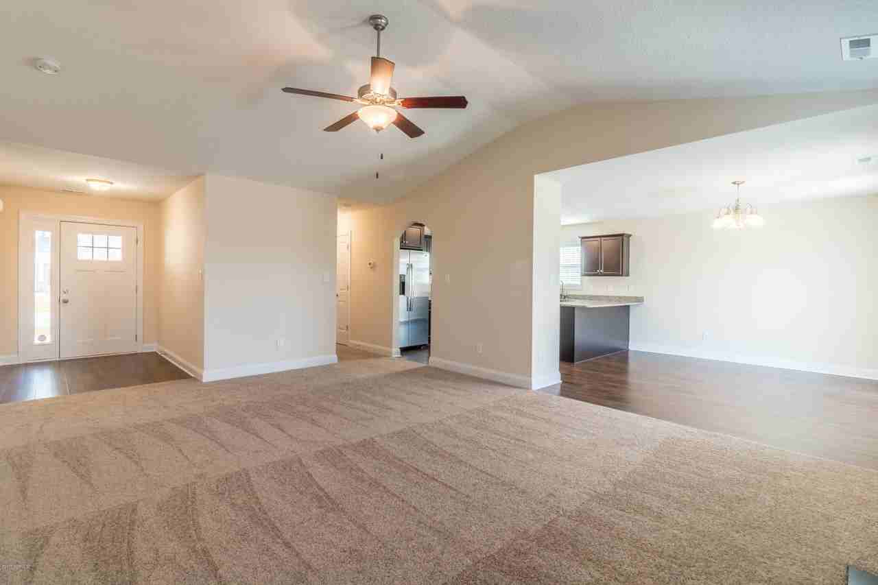 221 Wood House Dr - Photo 3 of 14