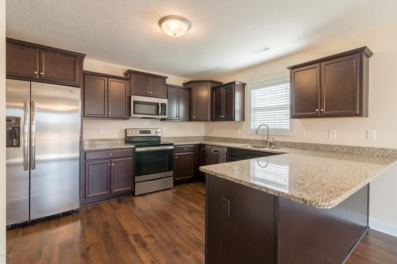 221 Wood House Dr - Photo 4 of 14