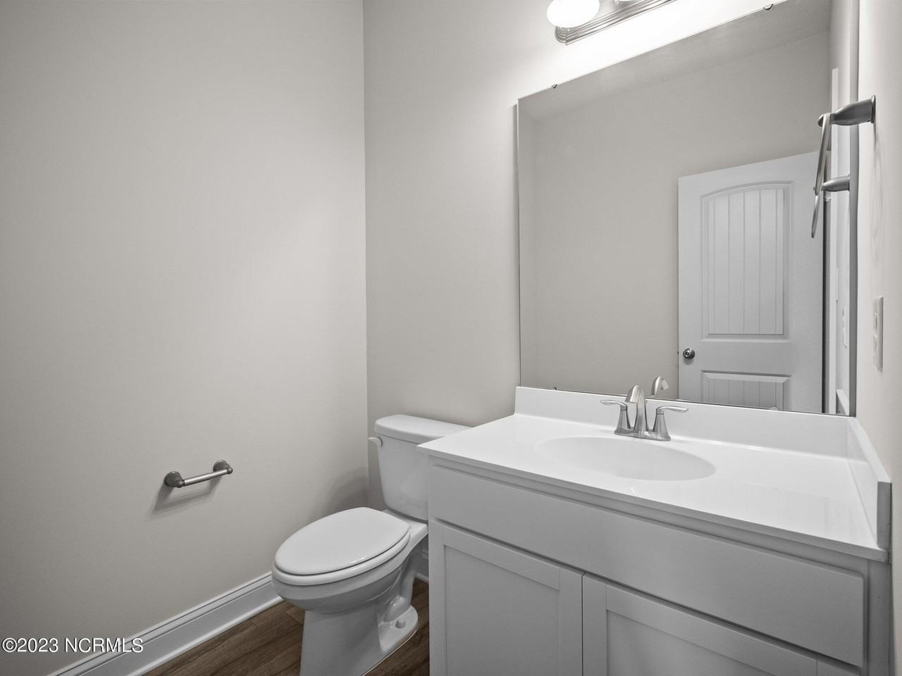 247 Verrazzano Ln - Photo 4 of 25