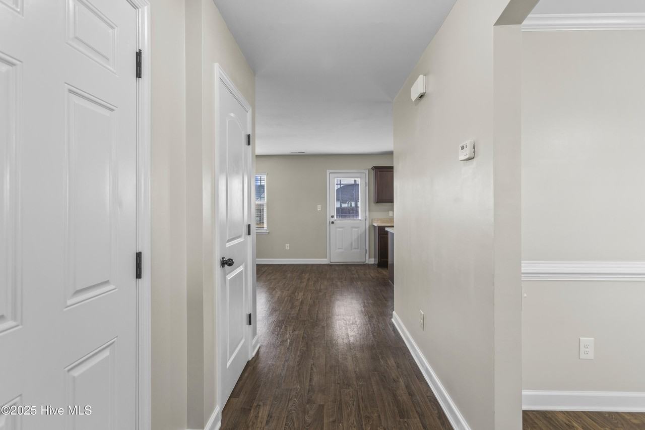 119 Prospect Dr - Photo 4 of 25