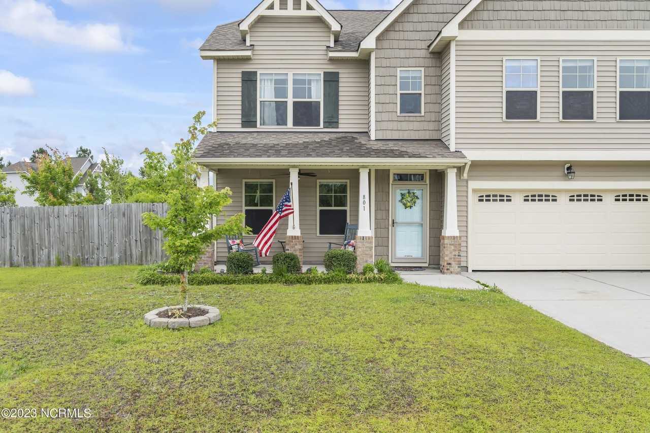 801 Iroquois Ct - Photo 3 of 40