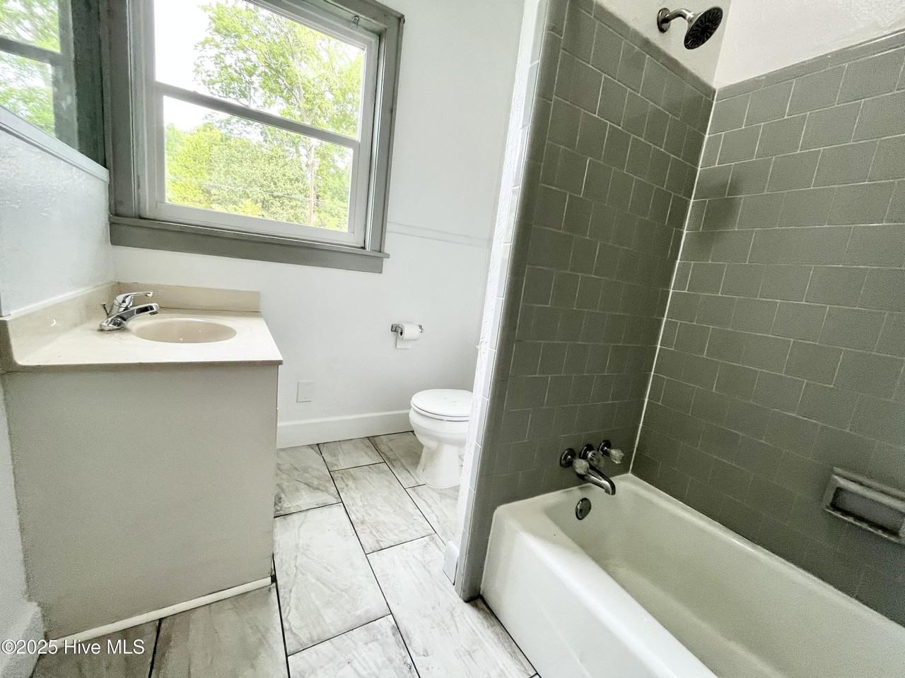 1202 Carolina Ave #A - Photo 4 of 9