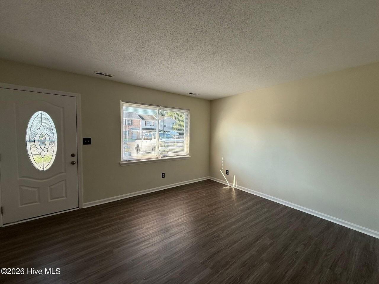 432 Myrtlewood Cir - Photo 5 of 13