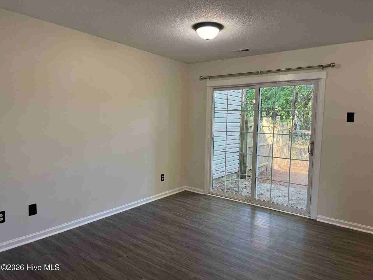 432 Myrtlewood Cir - Photo 6 of 13