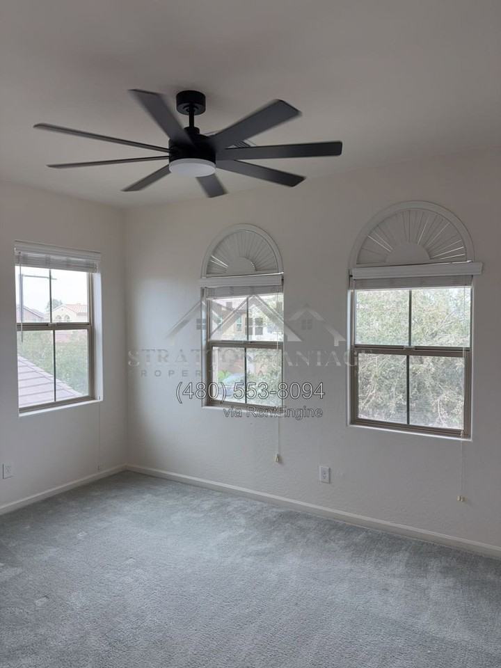 12134 W Desert Moon Way - Photo 6 of 12