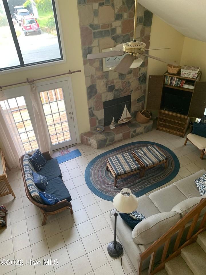 901 Seafarer Dr - Photo 5 of 26