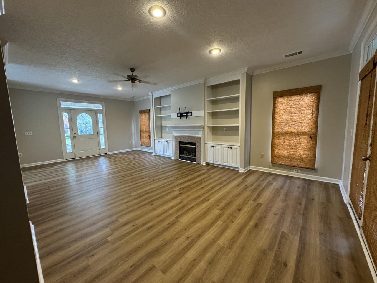 37 Queens Ct - Photo 4 of 18