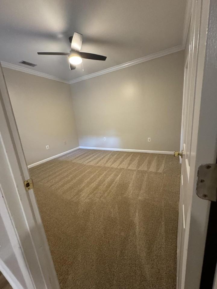 37 Queens Ct - Photo 5 of 18