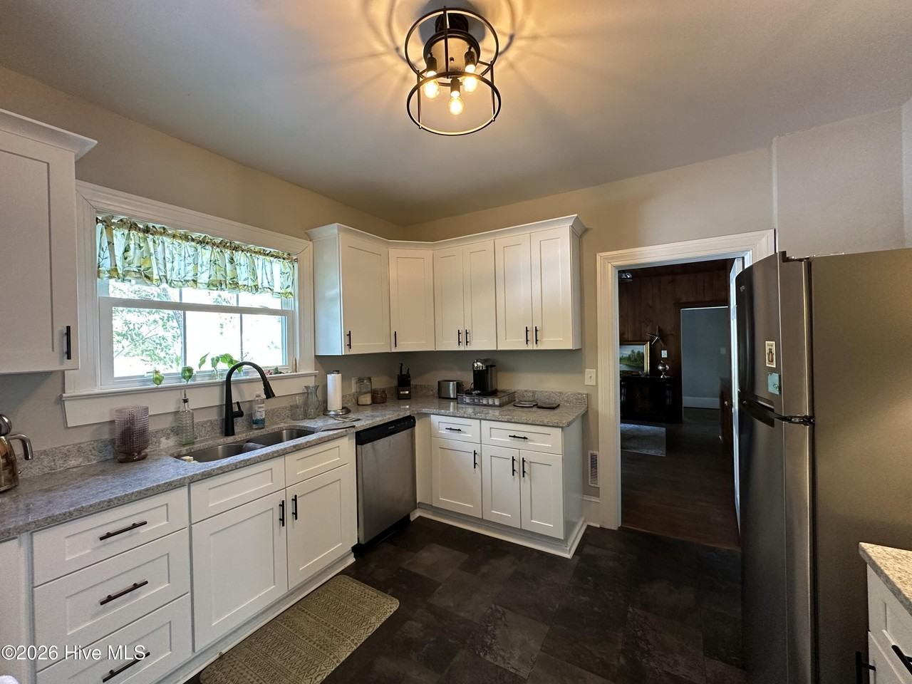 114 E 12th St - Photo 7 of 24