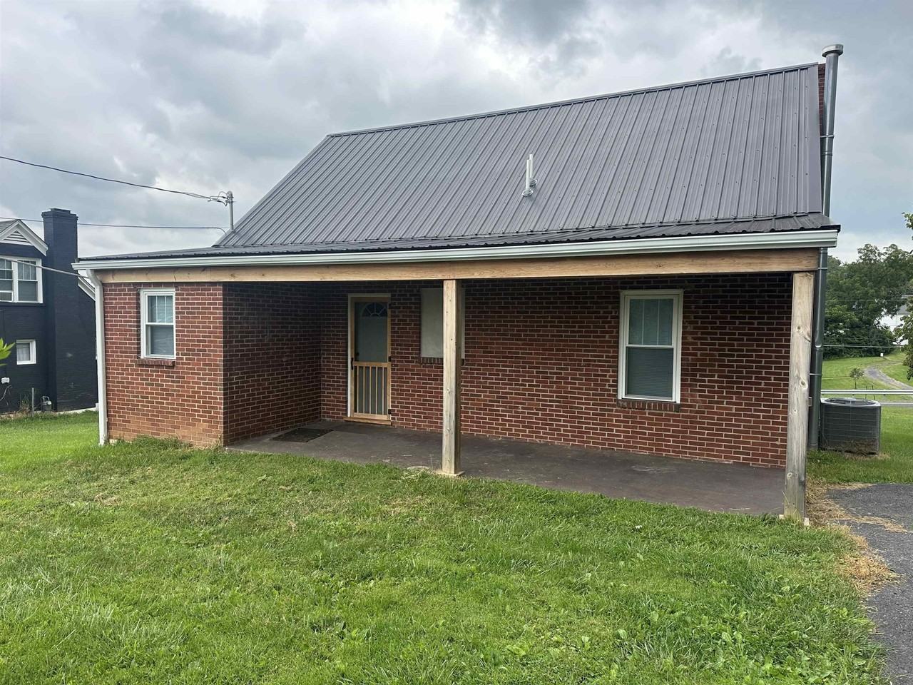 1810 Churchville Ave - Photo 2 of 11