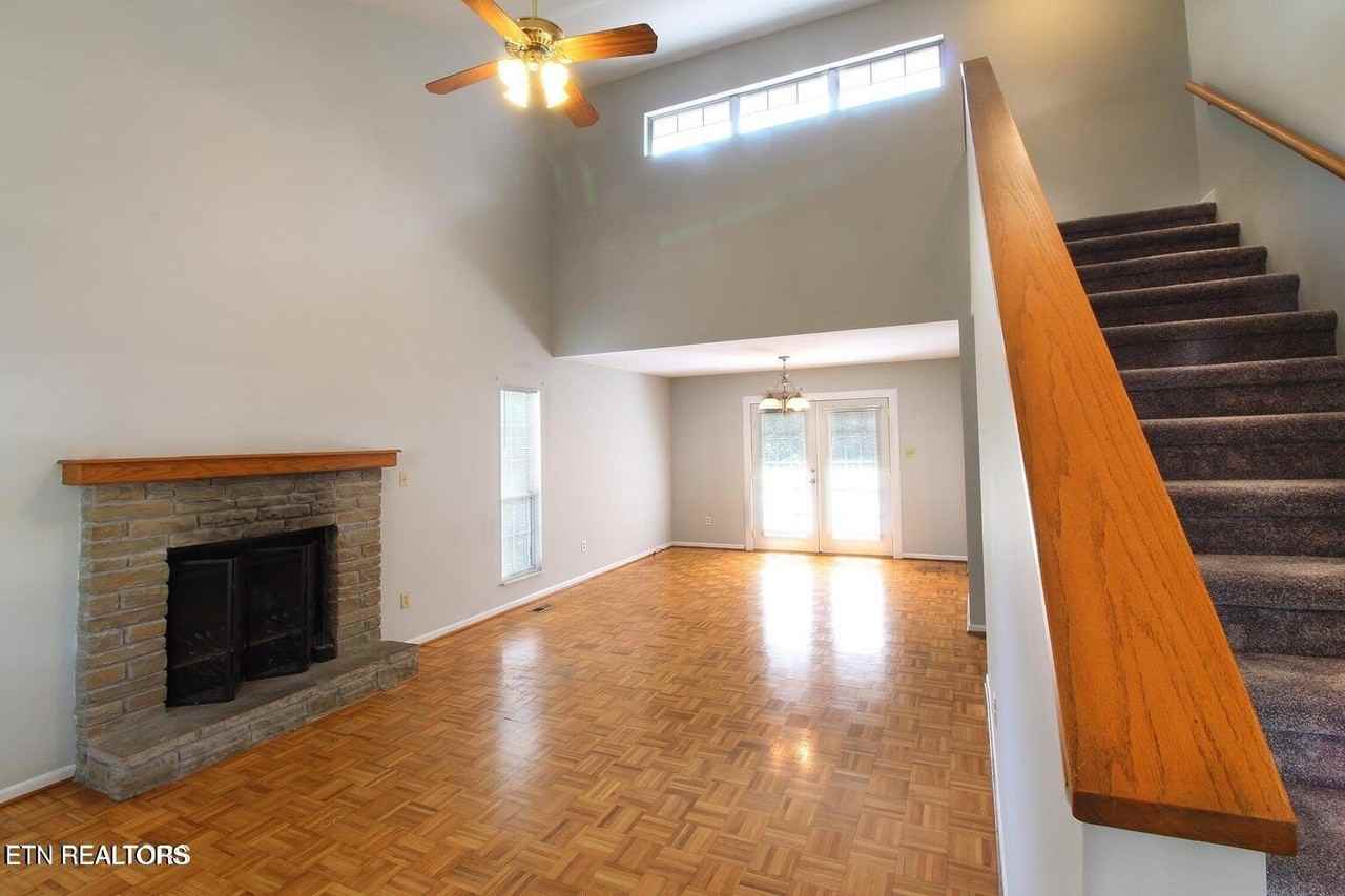 1433 Overton Ln - Photo 2 of 16