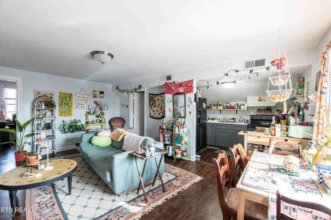 424 E Scott Ave #B - Photo 3 of 17