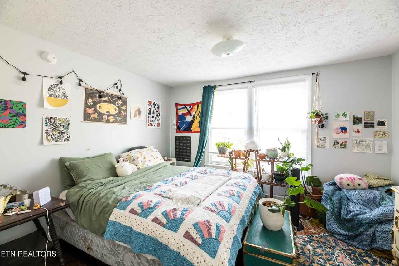424 E Scott Ave #B - Photo 5 of 17