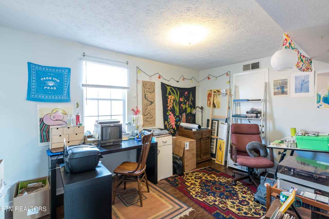 424 E Scott Ave #B - Photo 6 of 17