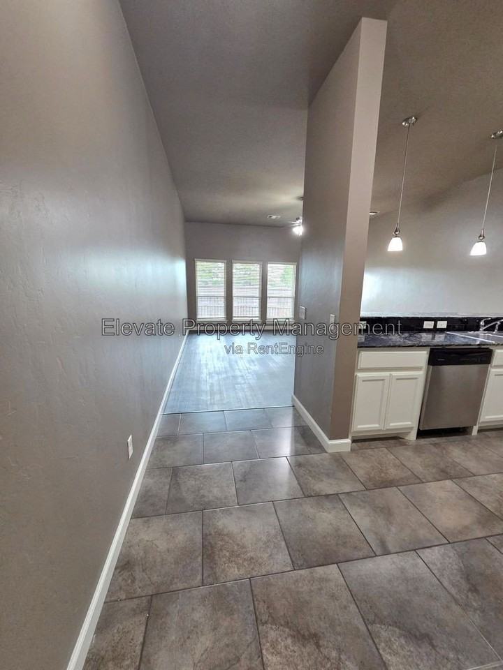 2200 Starwood Way - Photo 4 of 14