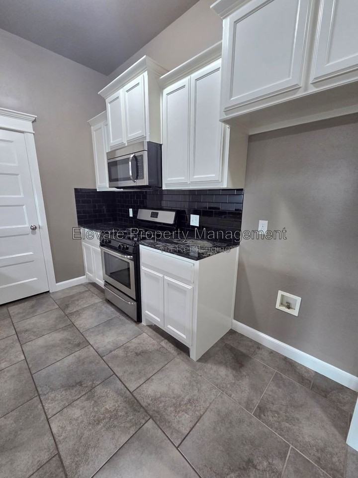 2200 Starwood Way - Photo 5 of 14